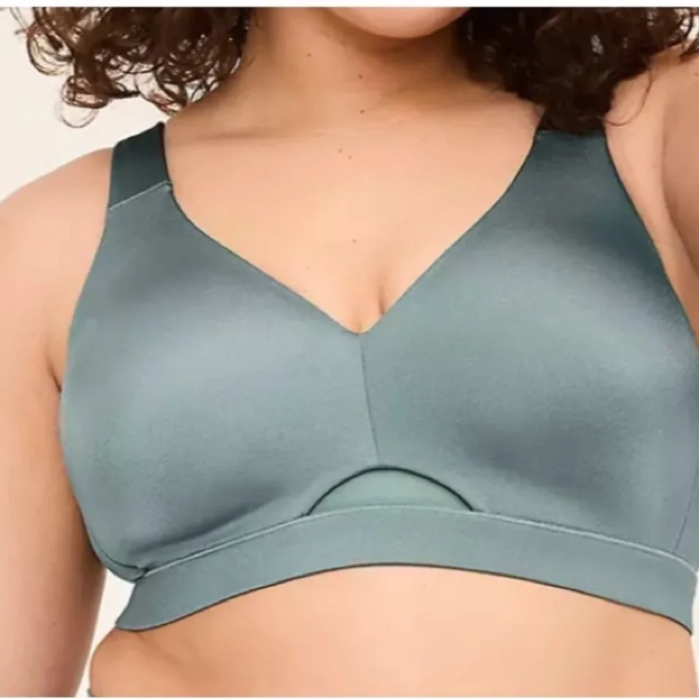 Lane Bryant- Cacique Women's Gray Satin Bra. Lightly Lined, No wire. Size 46C - Picture 7 of 7